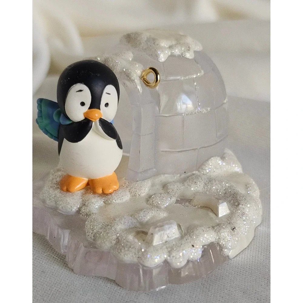 Hallmark Keepsake 2009 Penguin with Translucent Igloo Glitter Christmas Ornament